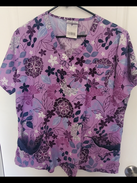 Tops - Lavender Floral V-Neck Medical Scrub Top